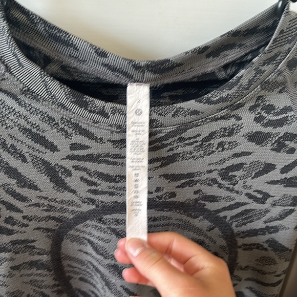 Lululemon long sleeve swiftly tech. - Picture 4 of 4